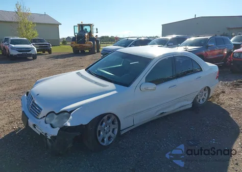 2006 Mercedes-Benz C 280 Luxury 4Matic из США, поврежденный, VIN WDBRF92H96F770179